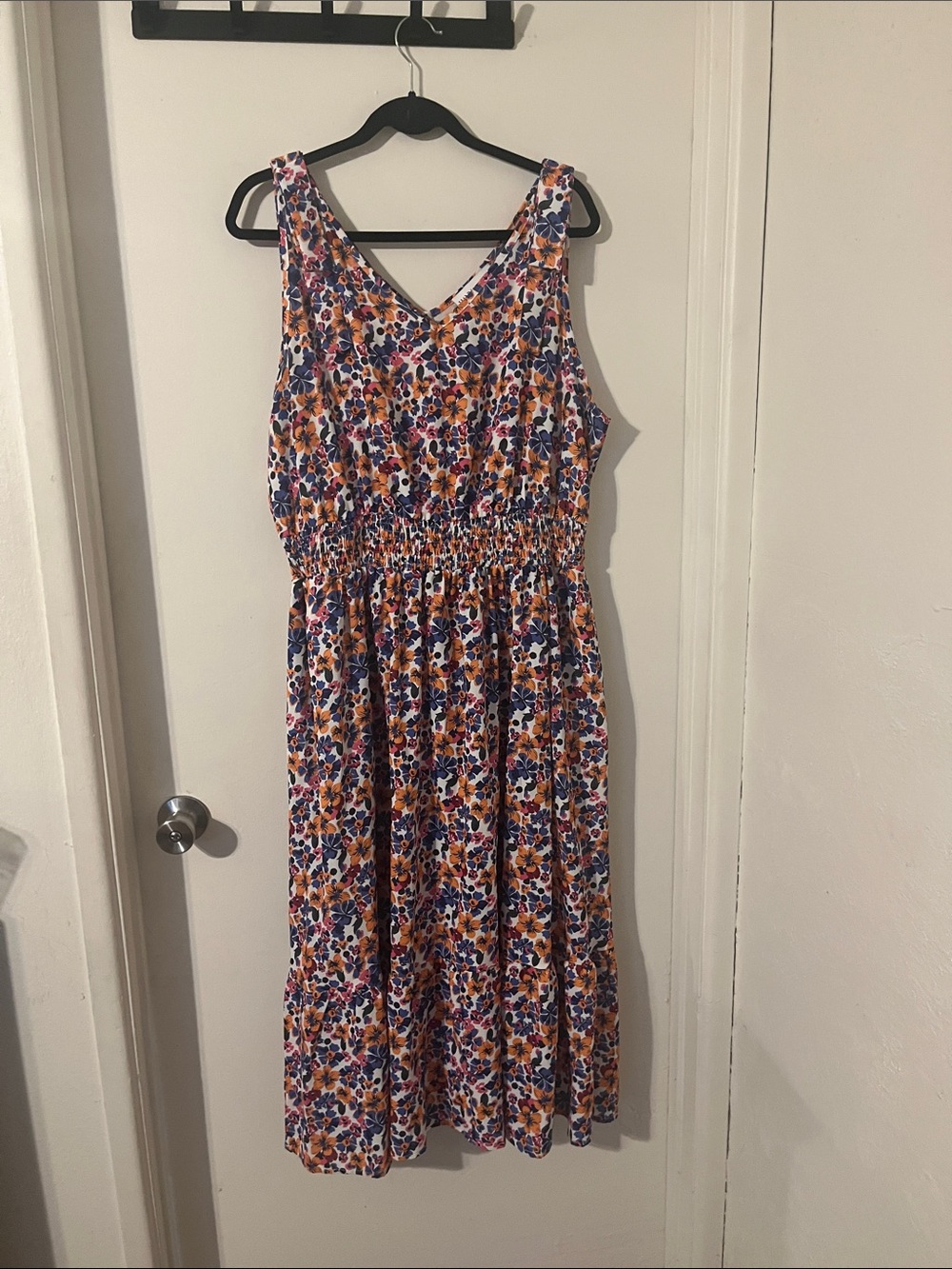 Women’s Floral V-Neck Sleeveless Midi Dress